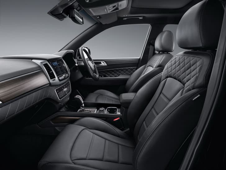 2017 SsangYong Rexton image gallery