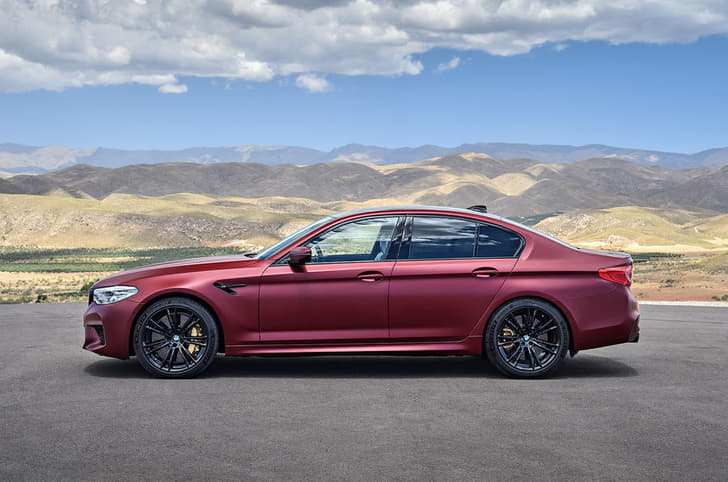 New 2018 BMW M5 image gallery