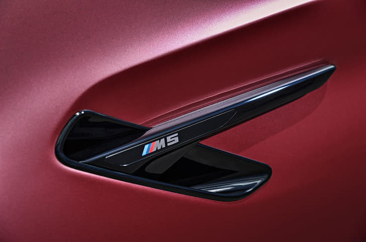 New 2018 BMW M5 image gallery