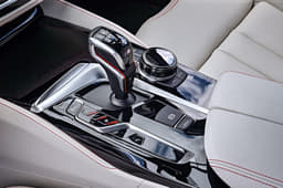 New 2018 BMW M5 image gallery