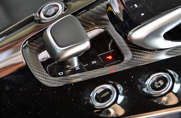 2017 Mercedes-AMG GT R image gallery