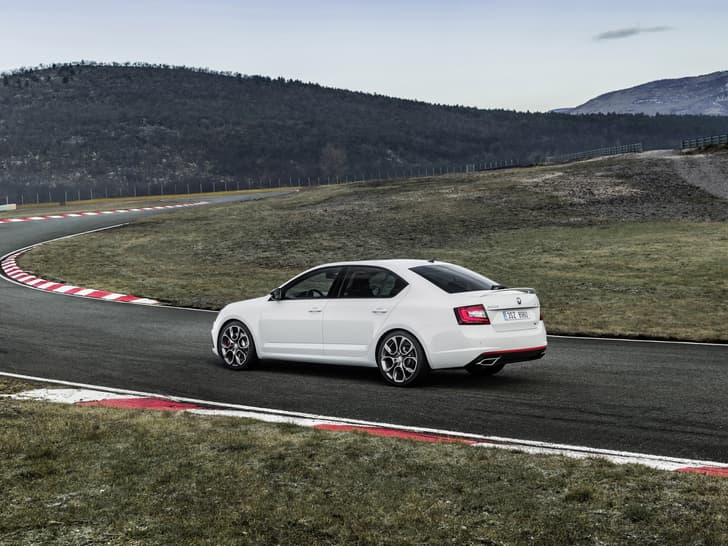 2017 Skoda Octavia RS image gallery