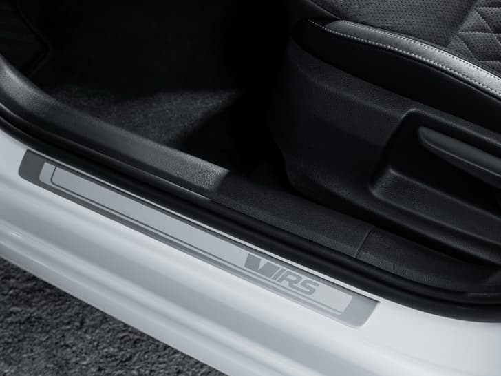 2017 Skoda Octavia RS image gallery