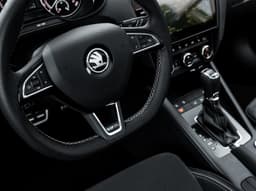 2017 Skoda Octavia RS image gallery