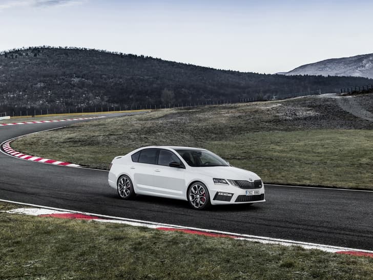 2017 Skoda Octavia RS image gallery