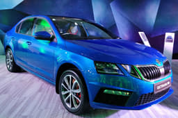 2017 Skoda Octavia RS image gallery