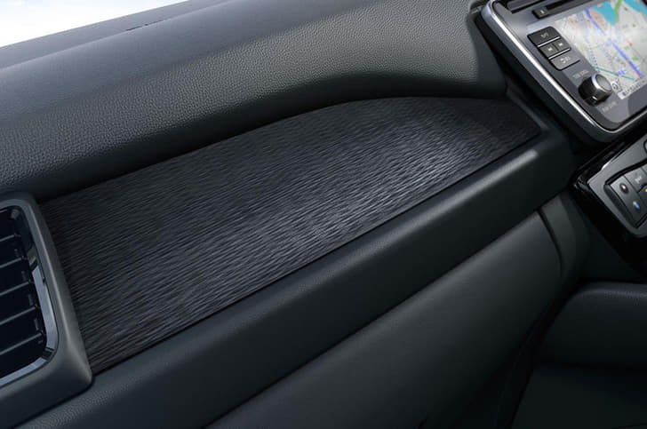 2018 Nissan Leaf image gallery