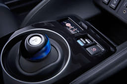 2018 Nissan Leaf image gallery