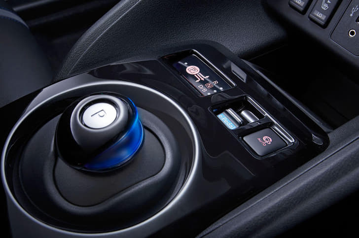 2018 Nissan Leaf image gallery