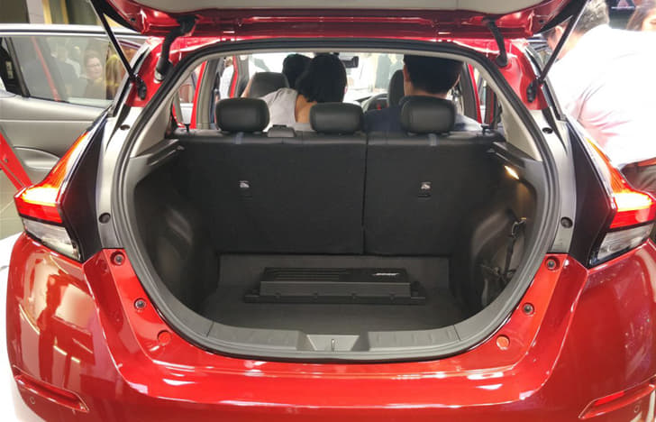 2018 Nissan Leaf image gallery