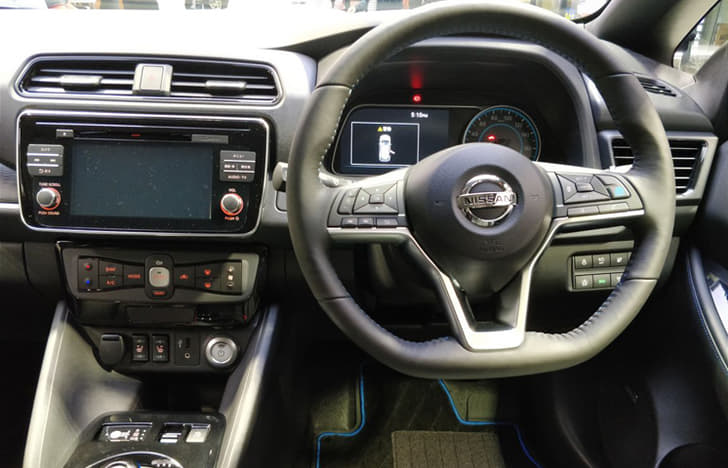 2018 Nissan Leaf image gallery