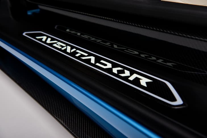 2018 Lamborghini Aventador S Roadster image gallery