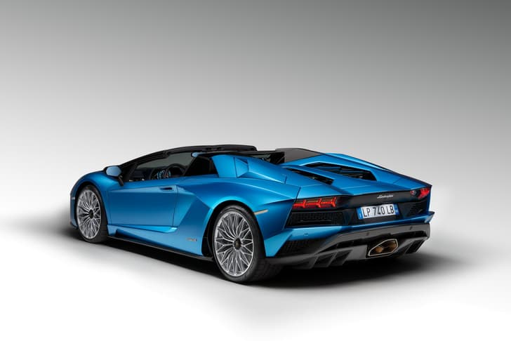 2018 Lamborghini Aventador S Roadster image gallery