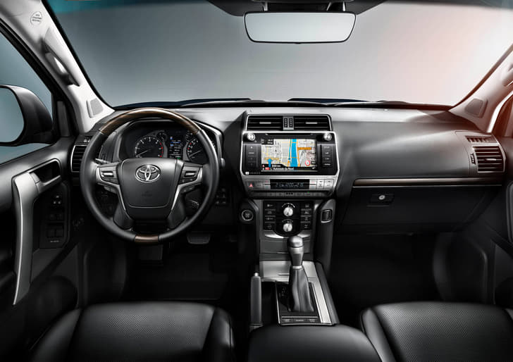 2017 Toyota Land Cruiser Prado image gallery