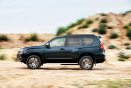 2017 Toyota Land Cruiser Prado image gallery