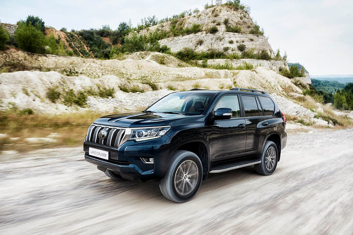 2017 Toyota Land Cruiser Prado image gallery