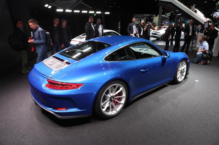 Porsche 911 GT3 Touring Package.