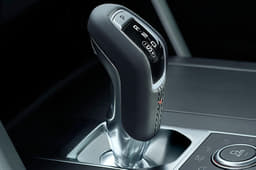 2017 Land Rover Discovery SVX image gallery