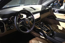 Porsche Cayenne Dashboard