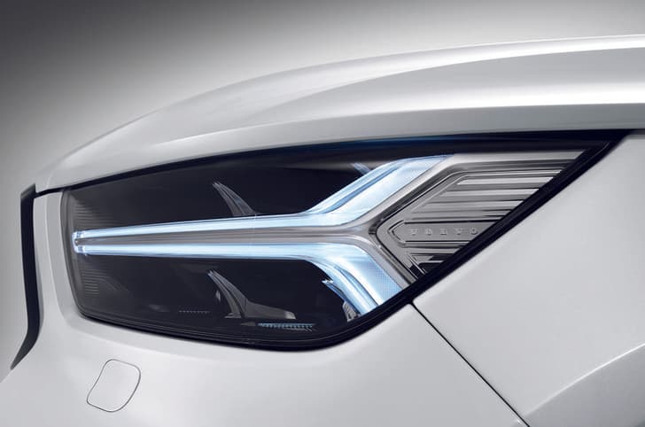 2017 Volvo XC40 image gallery