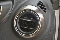 2017 Renault Captur image gallery