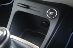 2017 Renault Captur image gallery