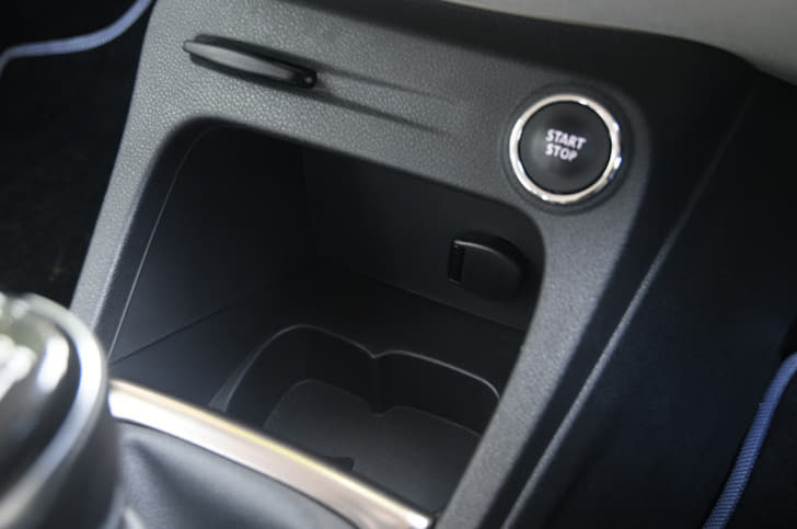 2017 Renault Captur image gallery