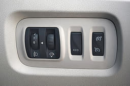 2017 Renault Captur image gallery