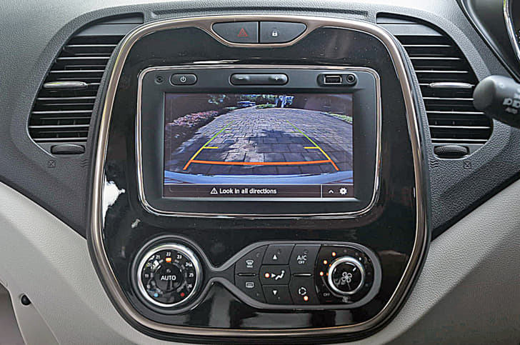 2017 Renault Captur image gallery