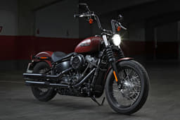 2018 Harley-Davidson Street Bob image gallery