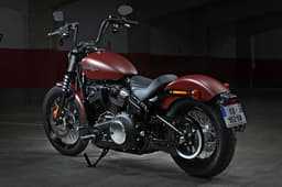 2018 Harley-Davidson Street Bob image gallery