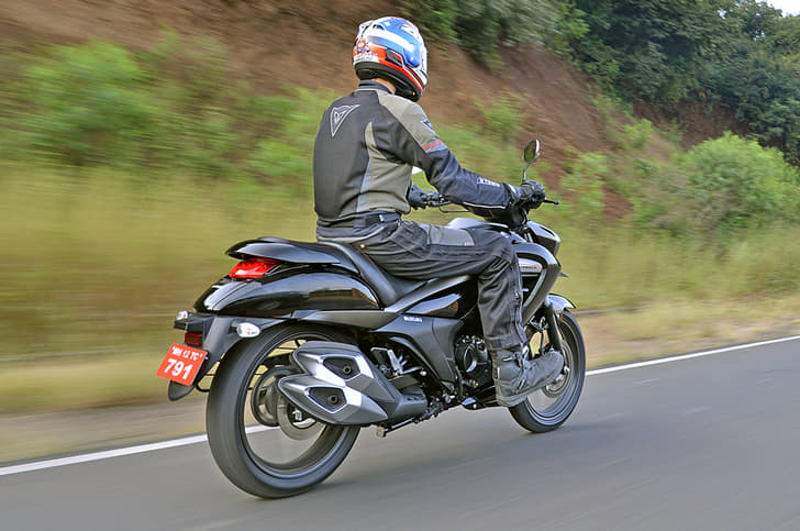 2017 Suzuki Intruder 150 image gallery 