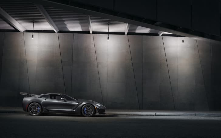 New Chevrolet Corvette ZR1 image gallery
