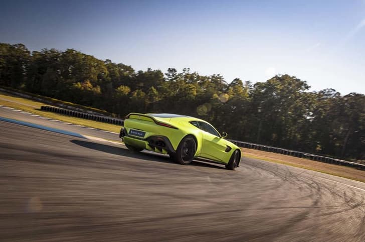 2018 Aston Martin Vantage image gallery