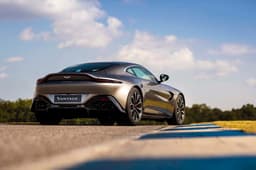 2018 Aston Martin Vantage image gallery