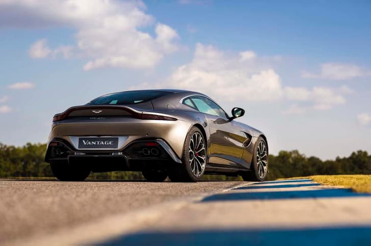 2018 Aston Martin Vantage image gallery