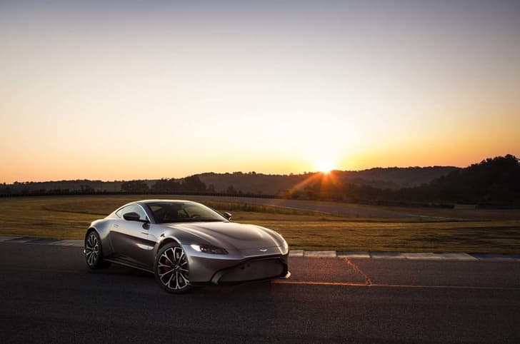 2018 Aston Martin Vantage image gallery