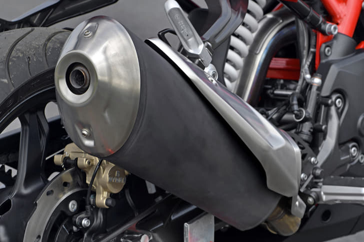 The exhaust note gets exciting at high
speeds but it's not as loud or brash as the TVS Apache RTR 200 4V's.