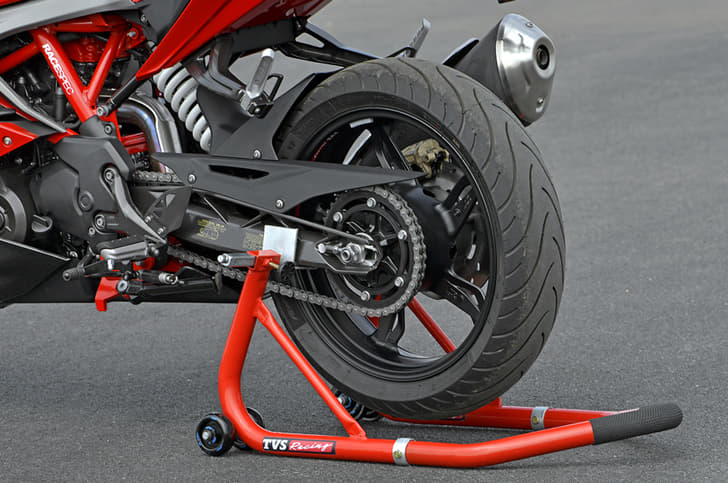 The Apache RR 310 gets Michelin Pilot Street tyres as standard. The rear wheel is wrapped in a 150 section tyre. Also, the rear disc is a 240mm unit.