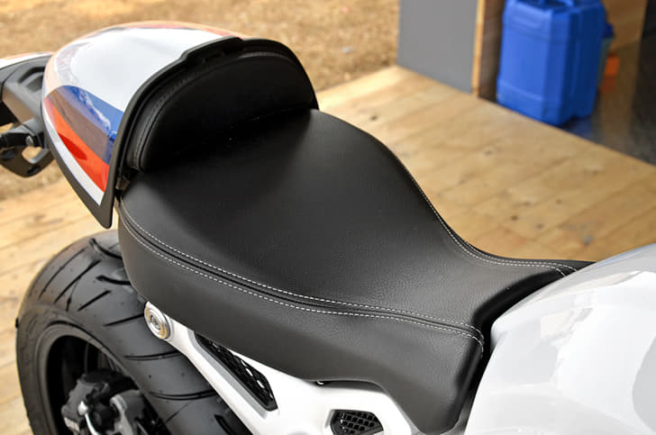 BMW R nineT Racer seat.