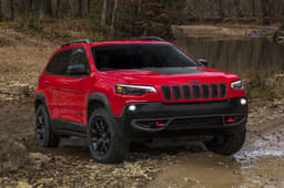 Jeep Grand Cherokee Front Right Three Quarter Jeep Grand Cherokee Front Right Three Quarter