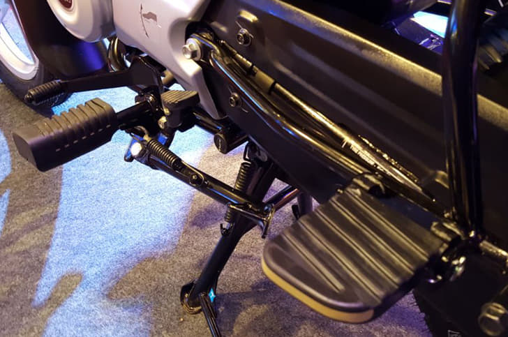 2018 Bajaj Platina image gallery