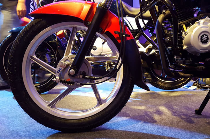 2018 Bajaj Platina image gallery