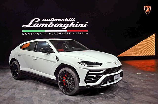 Front Left Three Quarter Image - 5079