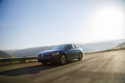 2018 Volkswagen Jetta image gallery