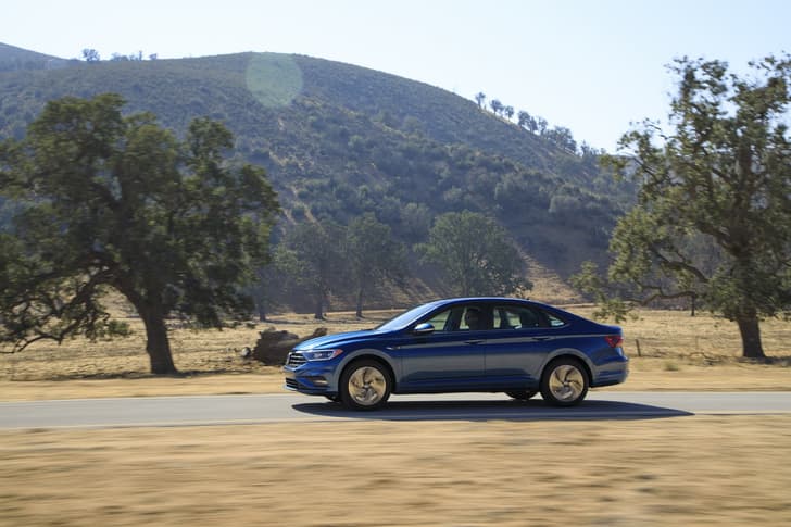 2018 Volkswagen Jetta image gallery