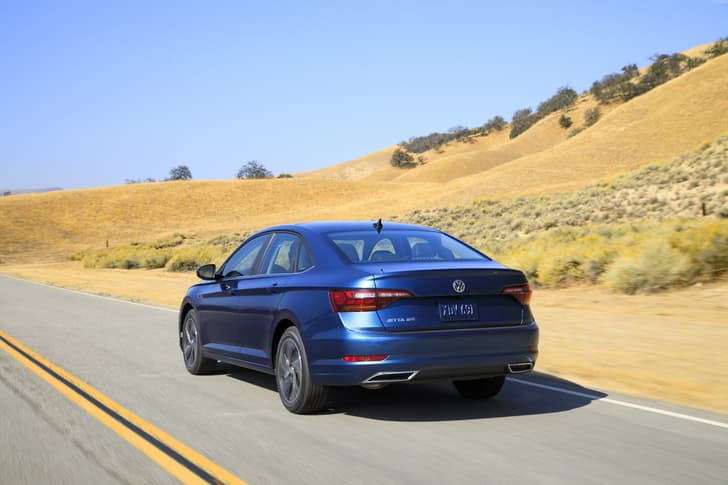 2018 Volkswagen Jetta image gallery