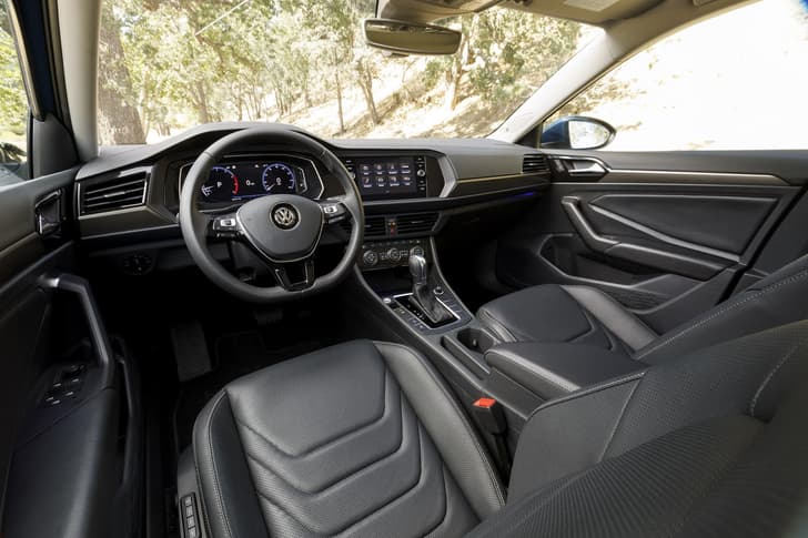 2018 Volkswagen Jetta image gallery