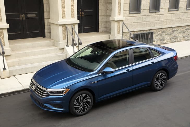 2018 Volkswagen Jetta image gallery
