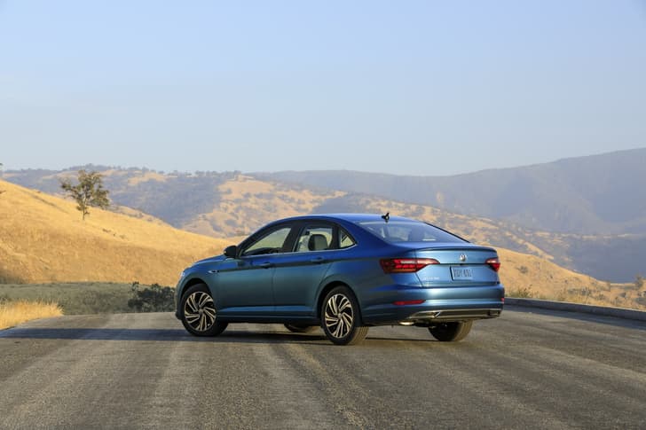 2018 Volkswagen Jetta image gallery